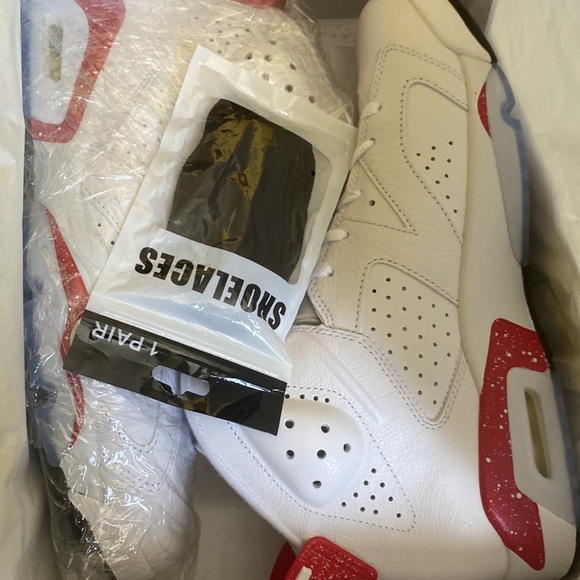 Jordan Oreo 🍪 red / white 6 never worn size 10.5 mens payed $250 asking $225 - Picture 7 of 11